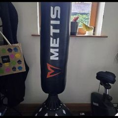 6 Foot Large Free Standing Punchbag Only Used Few Times - Collect