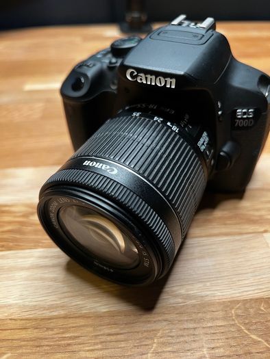 Canon EOS 700D with 18-55mm + 50mm lens