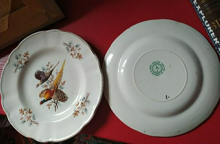 Arklow pheasant pattern side plates,