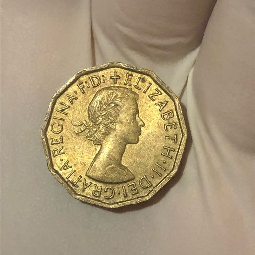 Elizabeth 3 pence x7