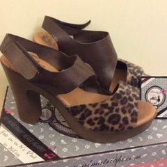 Almatrichi No Pain Leather Sandals
