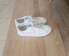 Girls Nike Legacy Runners Size 3