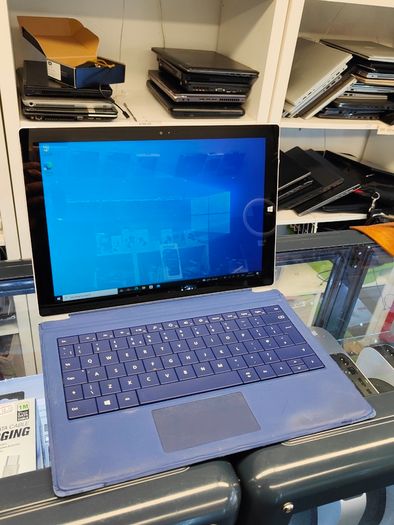 Microsoft Surface Pro 3 12inch i5-4300U 8GB RAM 256GB SSD Windows 10 Pro Touch