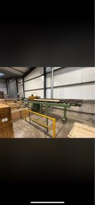 Automatic blockwood crosscut.