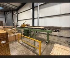 Automatic blockwood crosscut.