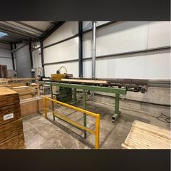 Automatic blockwood crosscut.