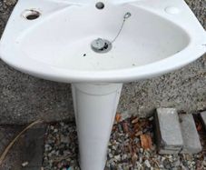 Small sink and pedestal