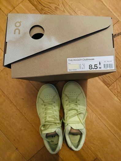 ON The Roger Clubhouse Sneaker UK8 EU42