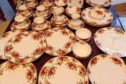 69 Pieces Royal Albert Old country roses 1963 dinner set
