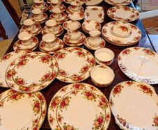 69 Pieces Royal Albert Old country roses 1963 dinner set