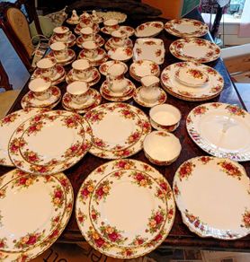 69 Pieces Royal Albert Old country roses 1963 dinner set