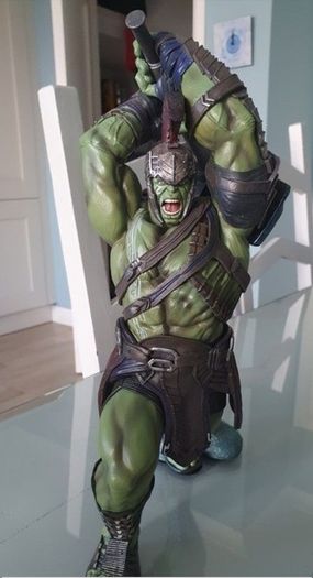 Gentle Giant Thor Ragnarok Gladiator Hulk 1/8 scale statue