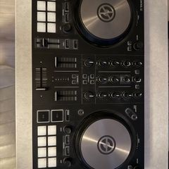Traktor S2 mk3 DJ decks