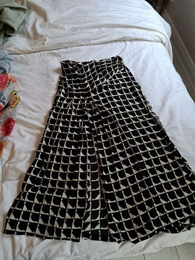 Zara fitted waist skirt