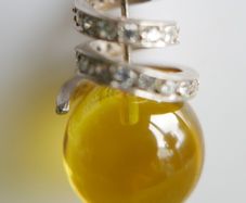 Vintage  Yellow Jade Bead Stone Jewelry. Yellow Jade Pendant  with Sterling Silver and chain length 18" - 21,5g