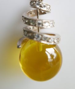 Vintage  Yellow Jade Bead Stone Jewelry. Yellow Jade Pendant  with Sterling Silver and chain length 18" - 21,5g