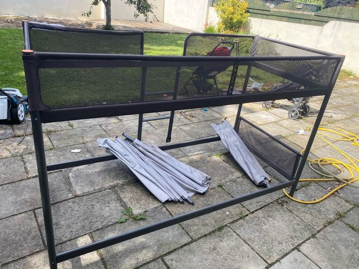 iron bed
