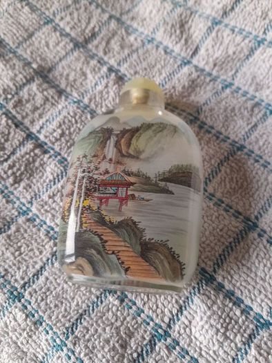 old oriental snuff bottle