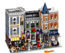 New Lego Assembly Square (modular building 10255)
