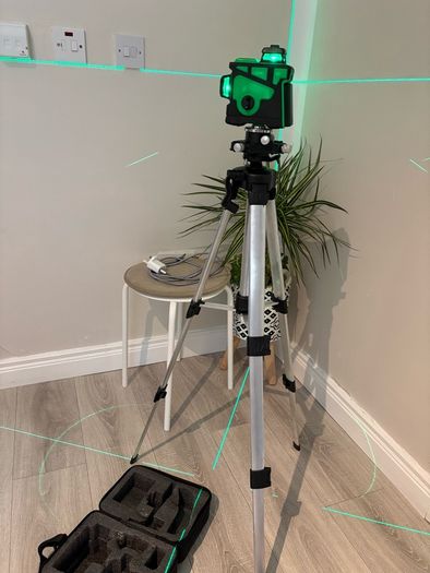 3D 12 Lines Self-leveling Laser Level with 1.2M 3 Heights Adjustable Alloy Extension Bar Tripod Stand and Carrying Bag