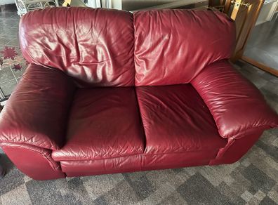suite red leather sofa