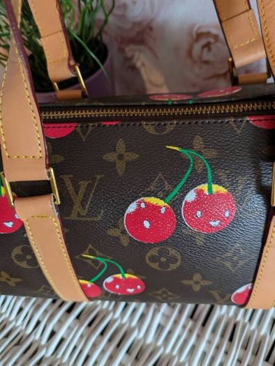 Barrel handbag