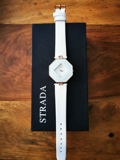 STRADA Genoa wrist watch
