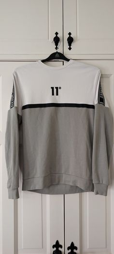 New 11 Degrees Sweatshirt XSmall