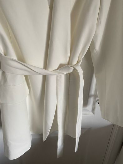 Gallery ladies cream jacket with belt