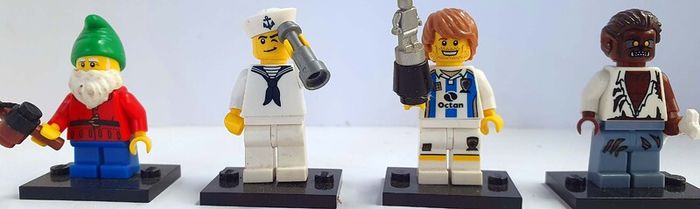 Lego Collectible MInifigures Series 4 (2011) 100% Complete