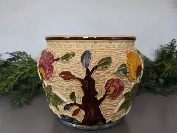 Planter H. J. Wood Indian Tree