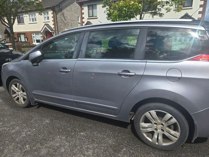 2015 Peugeot 5008
