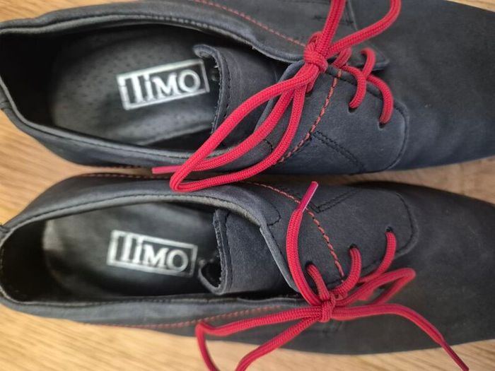 Navy shoes, size uk4