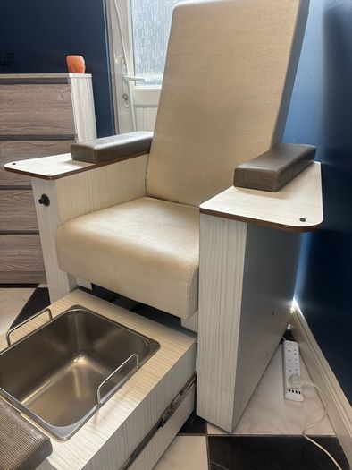 Reclining pedicure chair