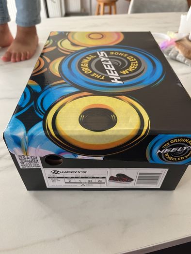 Brand new Snazzy Heelys