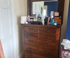 8 Drawer Dresser & Mirror. Solid Mahogany. Very heavy