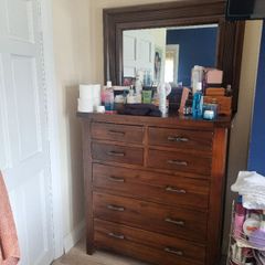 8 Drawer Dresser & Mirror. Solid Mahogany. Very heavy