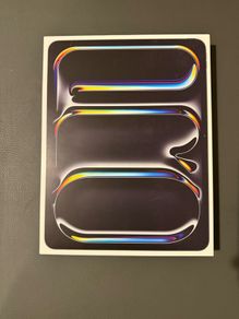 iPad Pro 13-inch,256GB (M5 2025) WiFi  (IRISH STOCK) Brand New Sealed 1 year Apple warranty