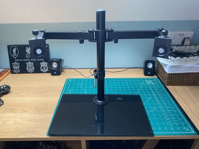 2no Acer LCD Display screens 24