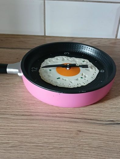 Fried Egg Frying Pan Clock