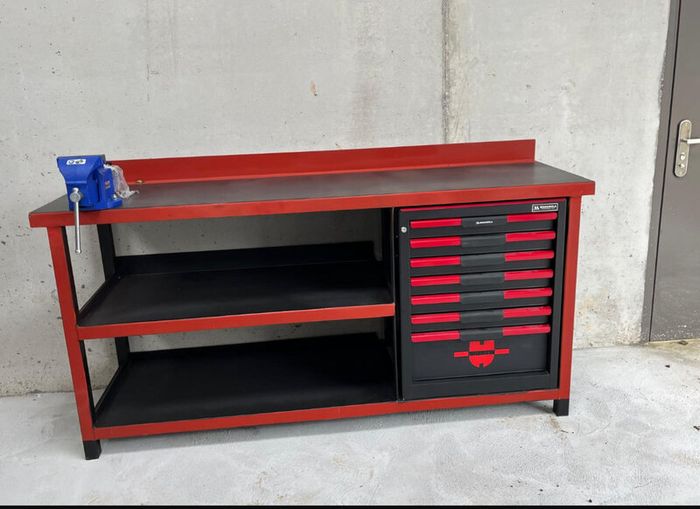 Steel work benches