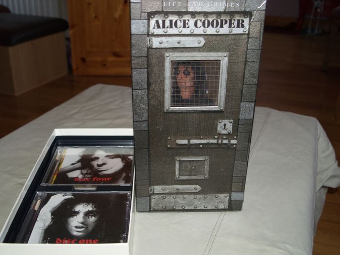 The Life and Crimes of Alice Cooper.4 CD's.N.Mint.Collectors box set