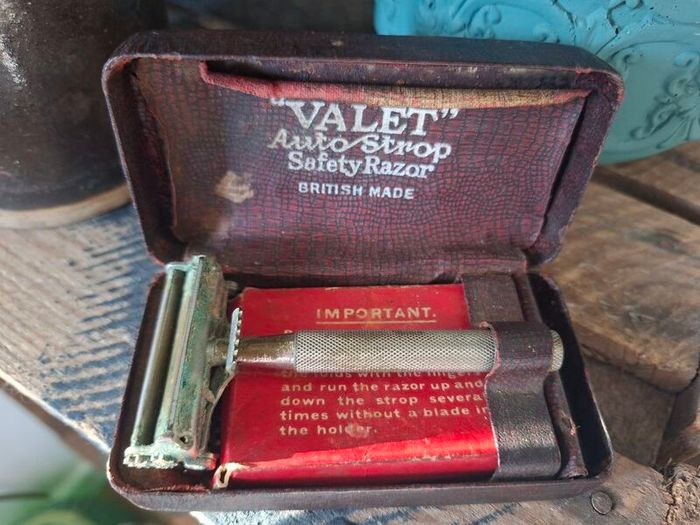 Vintage razor