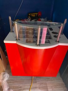 Ice cream toppings unit