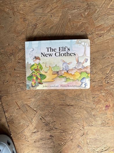 The elf's new clothes children's book