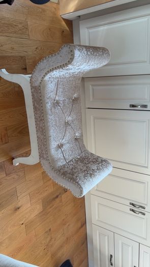 buttonback crushed velvet chair