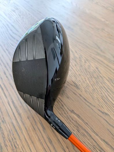 Titleist TSR2 9.0 degree w/Tour AD shaft