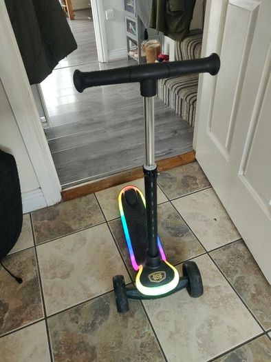 3 wheel light up scooter