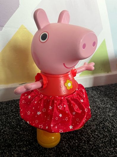 Dancing peppa