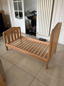 cot bed mamas and papas  Eloise